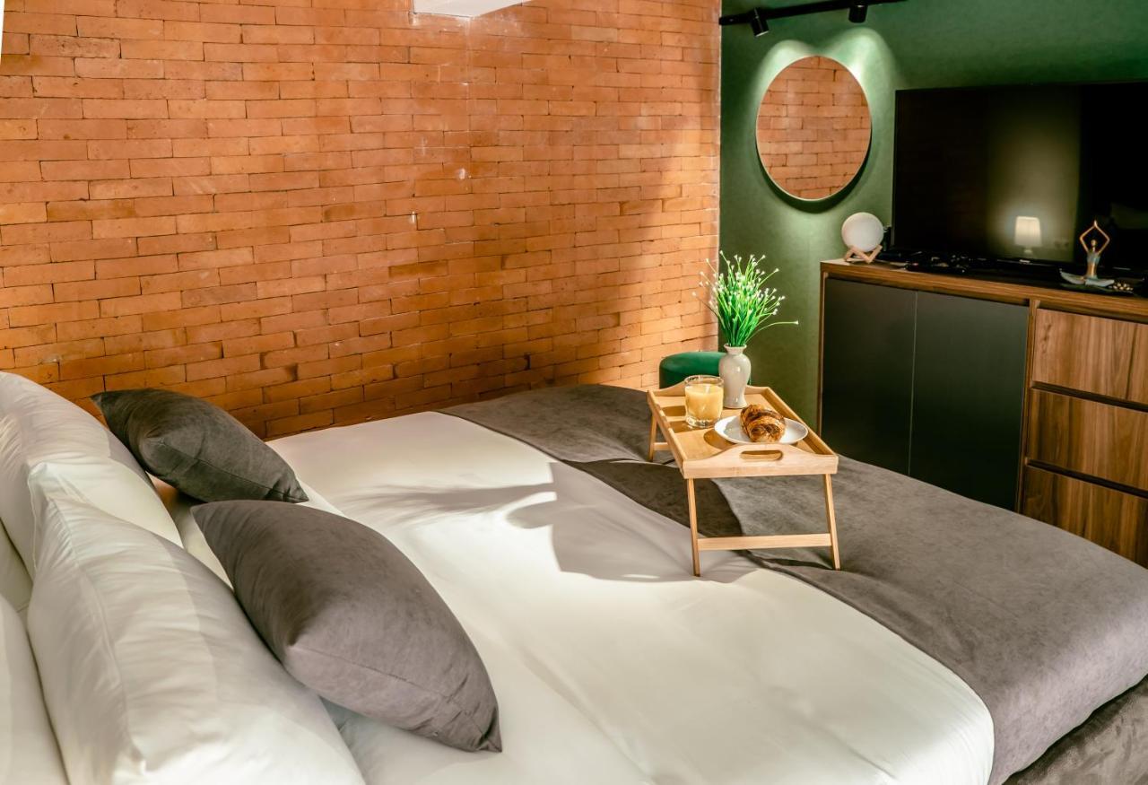 Luxury Duplex Suites - City Center Tbilisi Esterno foto