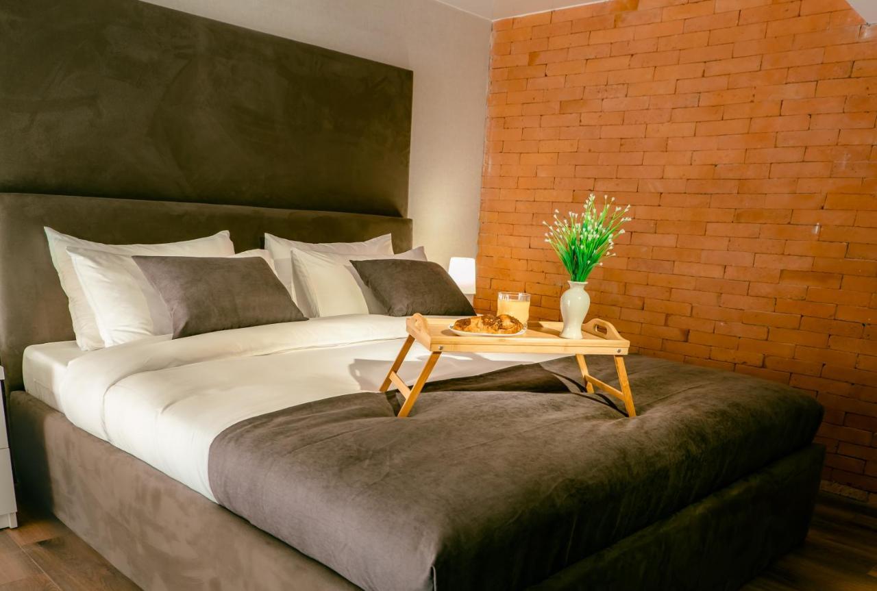 Luxury Duplex Suites - City Center Tbilisi Esterno foto
