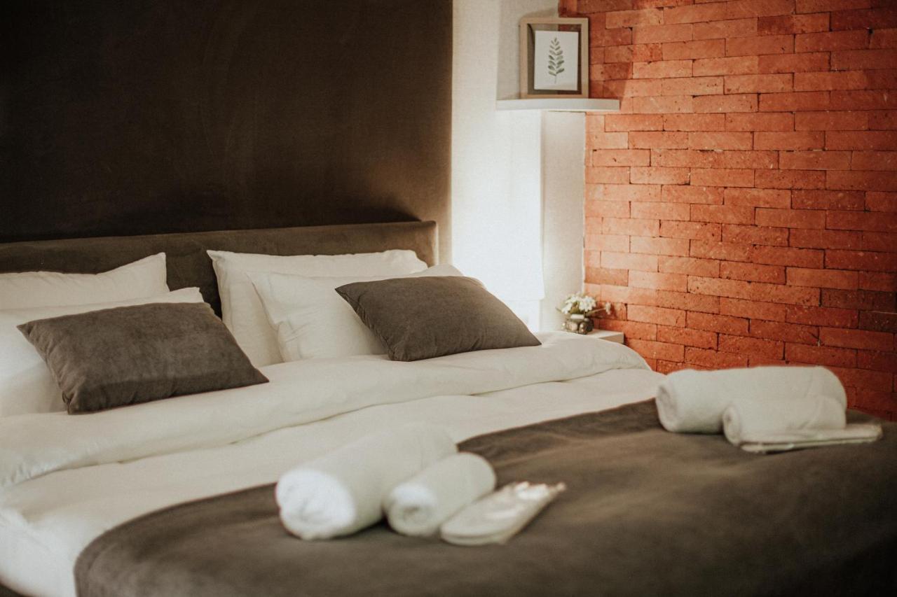 Luxury Duplex Suites - City Center Tbilisi Esterno foto